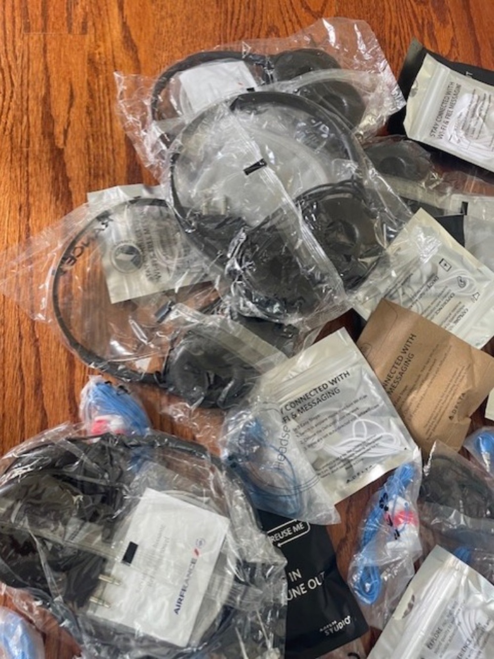 Airline Earbuds Headphones Lot 57 Delta Air France Bulk Travel Mix New - Picture 2 of 7
